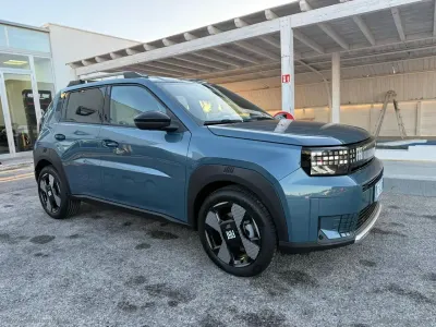 Usata Fiat Grande Panda La Prima 101 CV (74 kW) 2025 Blu Utilitaria