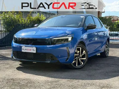 Usata Opel Corsa 101 CV (74 kW) 2024 Blu tetto nero Utilitaria