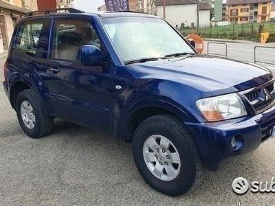 usata Mitsubishi Pajero 2.5 tdi 3p glx con gancio traino