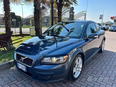Usata Volvo C30 Summum 108 CV (79 kW) 2007 Blu Utilitaria