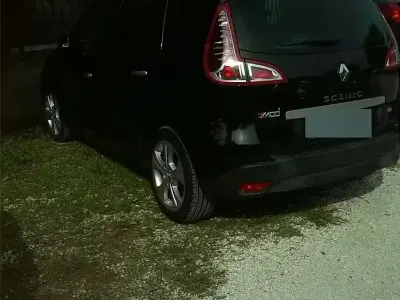 Käytetty Renault Scenic E-Tech Dynamique 110 HP (80 kW) 2011 Musta Tila-auto