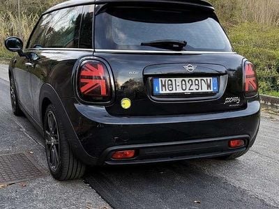 Usata Mini Cooper SE 75 kW (102 CV) 2021 Nero Utilitaria