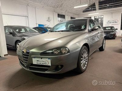Usata Alfa Romeo 147 Exclusive 119 CV (87 kW) 2007 Grigio Utilitaria