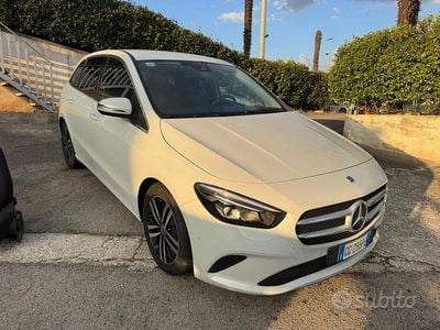 Begagnad Mercedes B200 Executive 150 HK (110 kW) 2022 Vit Minibuss