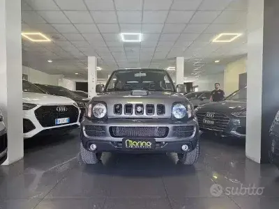 Usata Suzuki Jimny 86 CV (63 kW) 2010 Grigio SUV