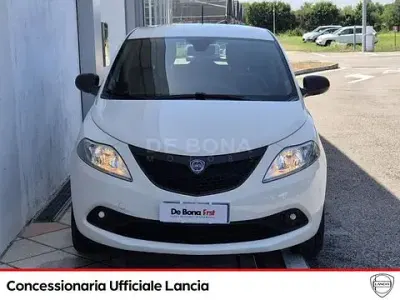 Usata Lancia Ypsilon Gold 69 CV (50 kW) 2020 Bianco Utilitaria