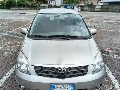 Usata Toyota Corolla 110 CV (80 kW) 2003 Grigio Station wagon