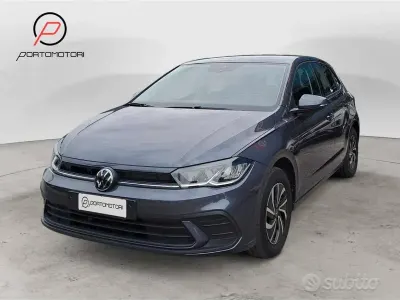 Gebraucht VW Polo Life 95 PS (69 kW) 2023 Schwarz Kleinwagen