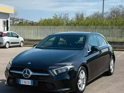 Usata Mercedes A180 Executive 116 CV (85 kW) 2020 Nero Berlina