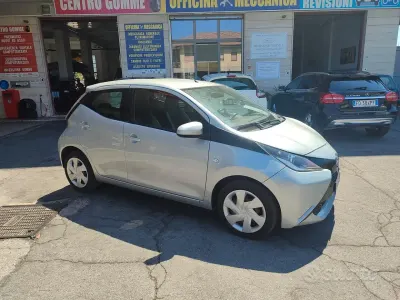 Usata Toyota Aygo 69 CV (50 kW) 2015 Bluazzurro Utilitaria