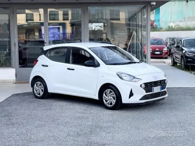 Usata Hyundai i10 67 CV (49 kW) 2022 Bianco Utilitaria