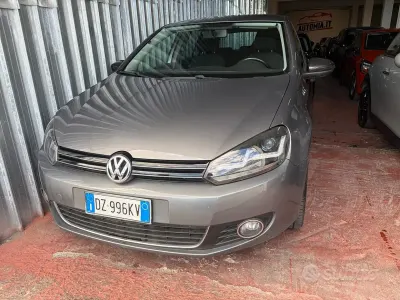 Usata VW Golf VI Highline 102 CV (75 kW) 2010 Grigio Utilitaria