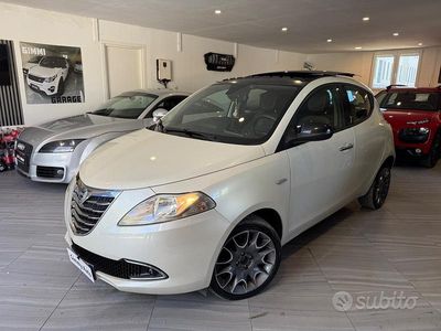 Usata Lancia Ypsilon 85 CV (62 kW) 2011 Grigio Utilitaria
