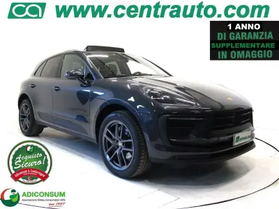 Usata Porsche Macan 265 CV (194 kW) 2022 Grigio vulcano SUV