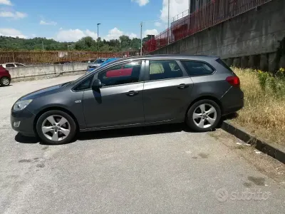 Usata Opel Astra 110 CV (80 kW) 2011 Station wagon