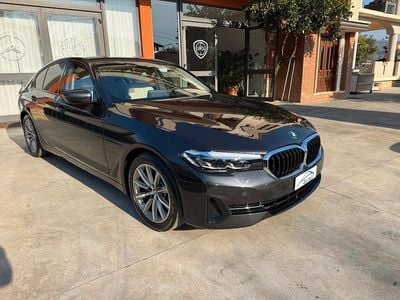 Usata BMW 518 Luxury Line 149 CV (109 kW) 2021 Grigio Berlina