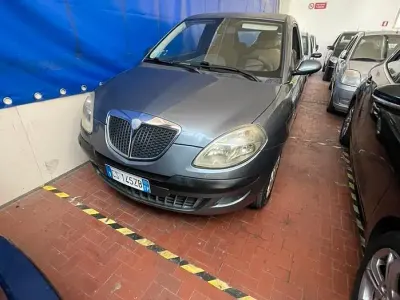 Usata Lancia Ypsilon 80 CV (58 kW) 2005 Grigio Utilitaria