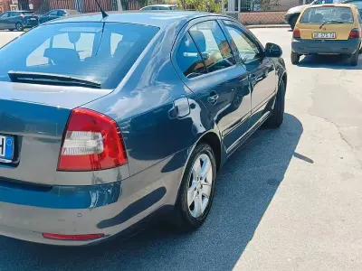Usata Skoda Octavia Comfort 102 CV (75 kW) 2009 Grigio Berlina
