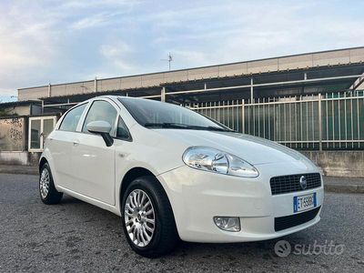 Usata Fiat Grande Punto 77 CV (56 kW) 2013 Bianco Utilitaria