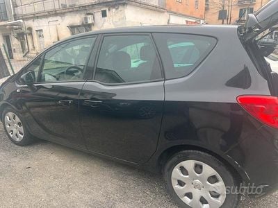Usata Opel Meriva 120 CV (88 kW) 2012 Nero Monovolume