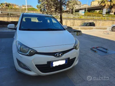 Usata Hyundai i20 Classic 84 CV (61 kW) 2014 Bianco Utilitaria