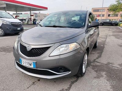 Gebraucht Lancia Ypsilon Silver 69 PS (50 kW) 2017 Grau Kleinwagen