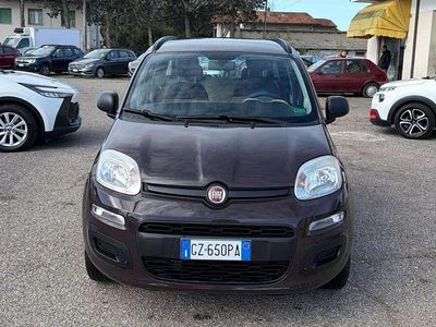 Usata Fiat Panda Climbing 60 CV (44 kW) 2013 Color melanzana Utilitaria