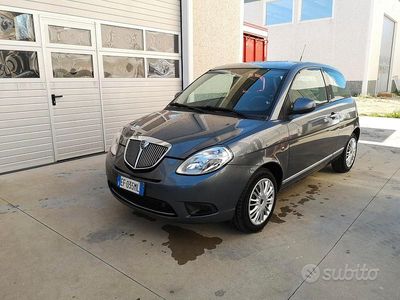 Usata Lancia Ypsilon 75 CV (55 kW) 2011 Grigio Utilitaria