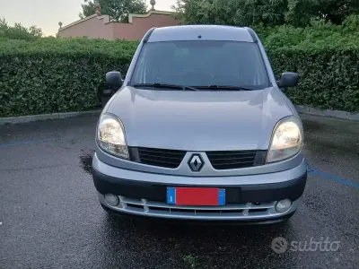 Usata Renault Kangoo 75 CV (55 kW) 2006 Grigio Monovolume