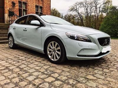 Usata Volvo V40 Momentum 114 CV (83 kW) 2012 Blu/azzurro Berlina