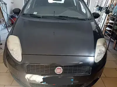 Usata Fiat Grande Punto 69 CV (50 kW) 2012 Nero Utilitaria
