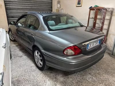 Usata Jaguar X-type Classic 131 CV (96 kW) 2004 Grigio Berlina
