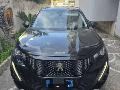 Usata Peugeot 2008 Allure 110 CV (80 kW) 2022 SUV