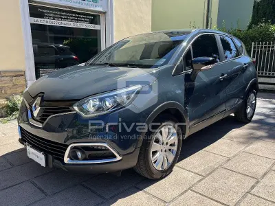 Usata Renault Captur Zen 90 CV (66 kW) 2015 Grigio SUV