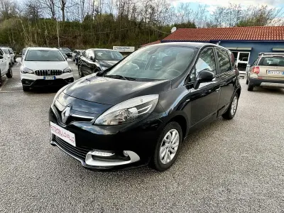 Usata Renault Scénic LIMITED 110 CV (80 kW) 2015 Nero Monovolume
