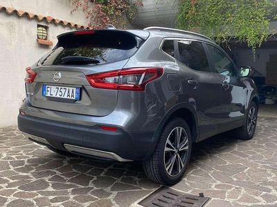 Usata Nissan Qashqai N-Connecta 110 CV (80 kW) 2017 Grigio SUV