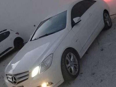 Usata Mercedes E220 Avantgarde 170 CV (125 kW) 2010 Bianco Coupé