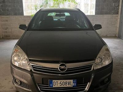 Usata Opel Astra Elegance 101 CV (74 kW) 2007 Grigio Station wagon