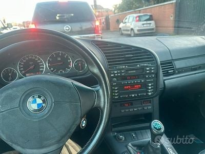 Begagnad BMW M3 Cabriolet 321 HK (236 kW) 1999 Gul Cab