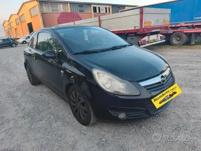 Usata Opel Corsa 86 CV (63 kW) 2011 Nero Utilitaria