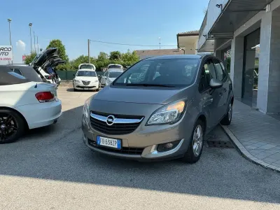 Usata Opel Meriva Cosmo 120 CV (88 kW) 2016 Grigio Monovolume