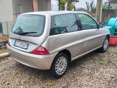Usata Lancia 2000 60 CV (44 kW) 2003 Argento Berlina