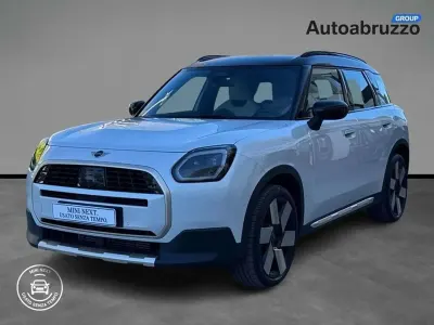 Usata Mini Cooper Countryman Favoured 170 CV (125 kW) 2024 Nanuq white SUV