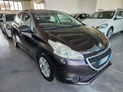 Begagnad Peugeot 208 Active 68 HK (50 kW) 2013 Brun Halvkombi