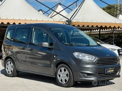 Usata Ford Tourneo Connect 101 CV (74 kW) 2016 Grigio Monovolume