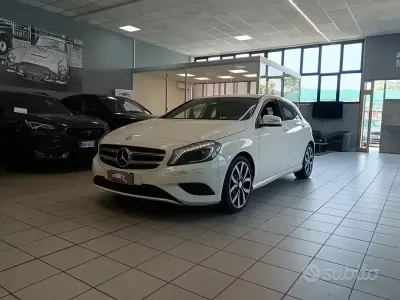 Usata Mercedes A180 109 CV (80 kW) 2014 Bianco Utilitaria