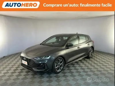 Usado Ford Focus ST-Line 120 HP (88 kW) 2022 Cinzento Sedan