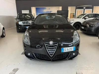 Usata Alfa Romeo Giulietta Quadrifoglio Verde 235 CV (172 kW) 2011 Nero Utilitaria