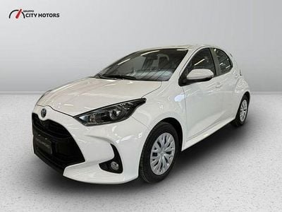 Usata Toyota Yaris Hybrid Active 116 CV (85 kW) 2025 Bianco Berlina
