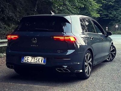 Begagnad VW Golf VIII R-line 150 HK (110 kW) 2021 Grå Sedan